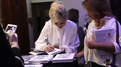  Maja Pilch ze sztucznym uśmiechem promuje swoją książkę