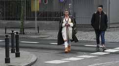 Smutna Rozenek w sweterku Gucci pomyka do mercedesa  