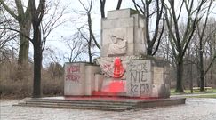 Pomnik żołnierzy radzieckich oblany farbą