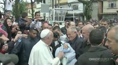 Papież Franciszek u mieszkańców  w Rio