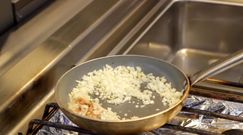 Pączki z mięsnym farszem i sosem chrzanowym