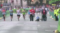 Ukończyła maraton na kolanach