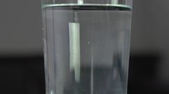 Woda mineralna czy źródlana?