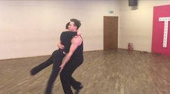 Przytuleni Okupnik i Barański na treningu