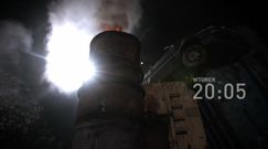 Amaro miażdży auta... czołgiem 