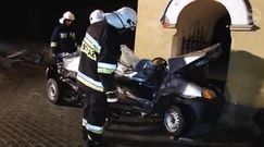 Wóz strażacki uderzył w samochód osobowy