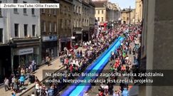 Bristol  wodna zjeżdżalnia na ulicy! 