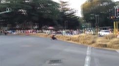 Koszmarny wypadek podczas wyścigu deskorolkarzy