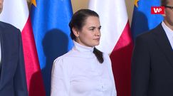 Swiatłana Cichanouska na UW. Przed uczelnią zebrał się tłum