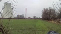 Moment zawalenia się komina w Elektrowni Adamów w Turku