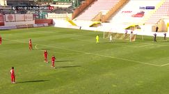 #dziejesiewsporcie: Nietypowa sytuacja w meczu. Niemal wszedł z piłką do bramki