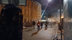 Tłumy na Krakowskim Przedmieściu. Mieszkańcy zaniepokojeni