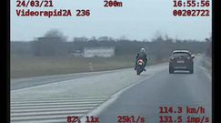 Pościg jak z filmów akcji. Motocyklista jadąc ponad 200 km/h uciekł przed policją