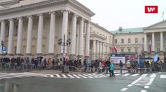 Szczepienia bez zapisów. Gigantyczna kolejka w Warszawie