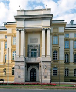 Przetarg dla KPRM. Wygrał twórca planszówek