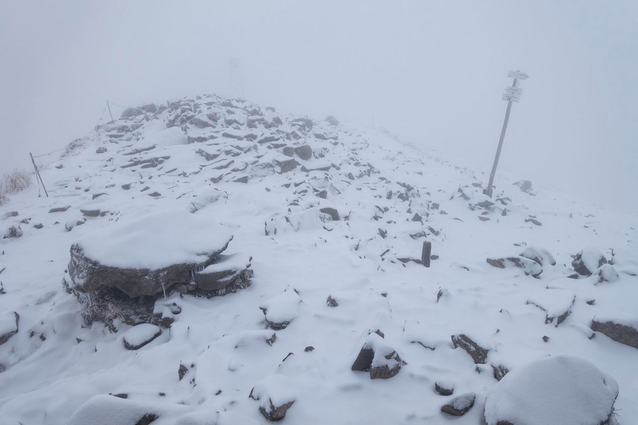 Śnieg wrócił do Polski. Kasprowy Wierch pod białym puchem