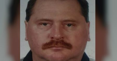 Potrącił policjanta i uciekł przed pościgiem. Służby próbują zatrzymać 50-latka