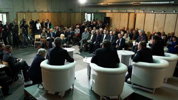 Pierwsza debata programowa PSL i PJN w ramach "Centrum dla Polaków" pt. Impuls dla Europy