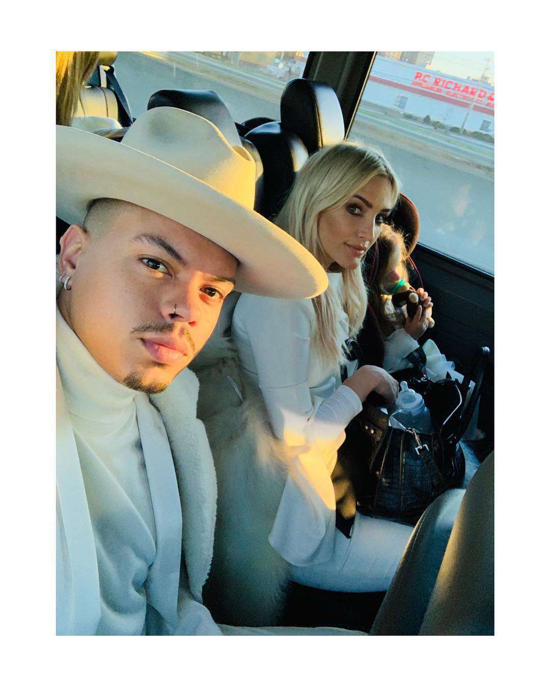 Ashlee Simpson-Gwiazdy świętują Święto Dziękczynienia