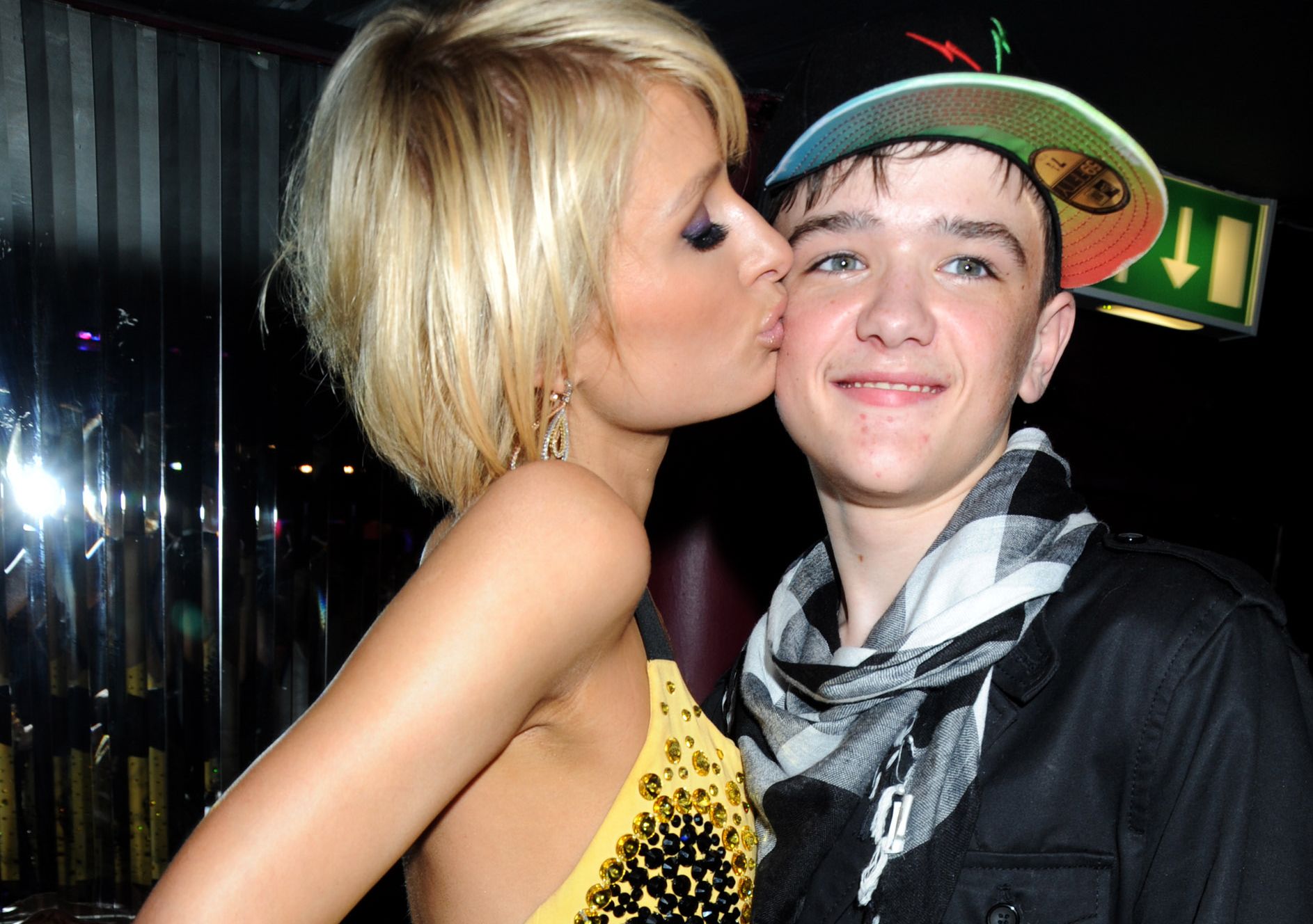 George Sampson z Paris Hilton na imprezie Nokii w 2009 r.