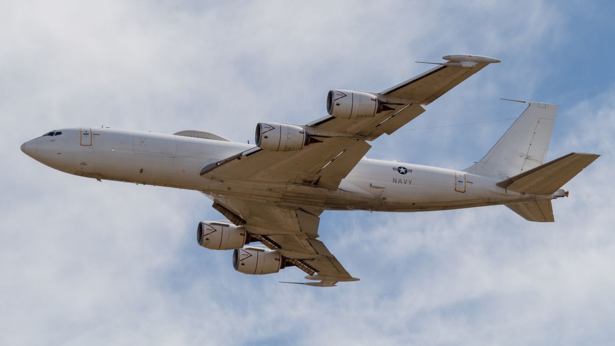 Boeing E-6 Mercury miał przetrwać wojnę jądrową, przegrał z ptakiem.
