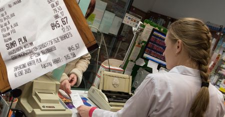 72-latka wydała 845 zł na lekarstwa. Burza w sieci, ale farmaceuci mówią o manipulacji