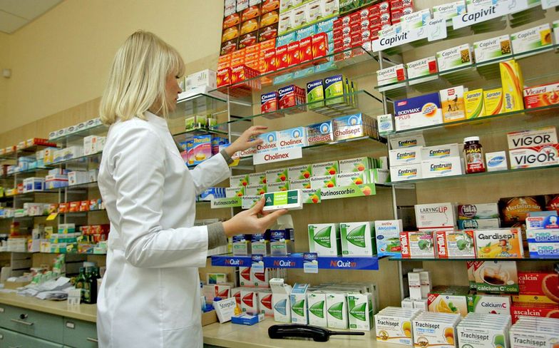 Brak farmaceuty na zmianie stwierdzono w 15 aptekach.