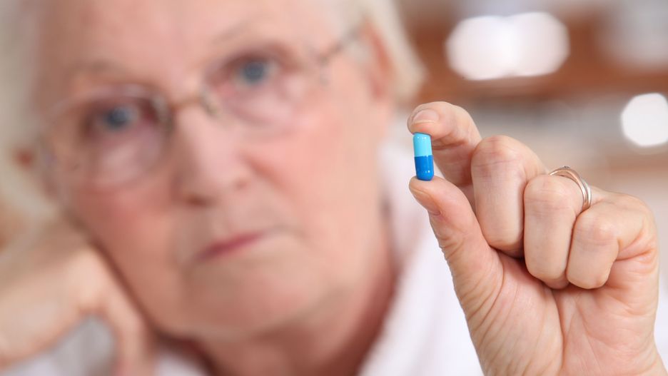 "Wie pani, poproszę taką niebieską tabletkę z białym opakowaniem" - takie teksty farmaceuci słyszą codziennie