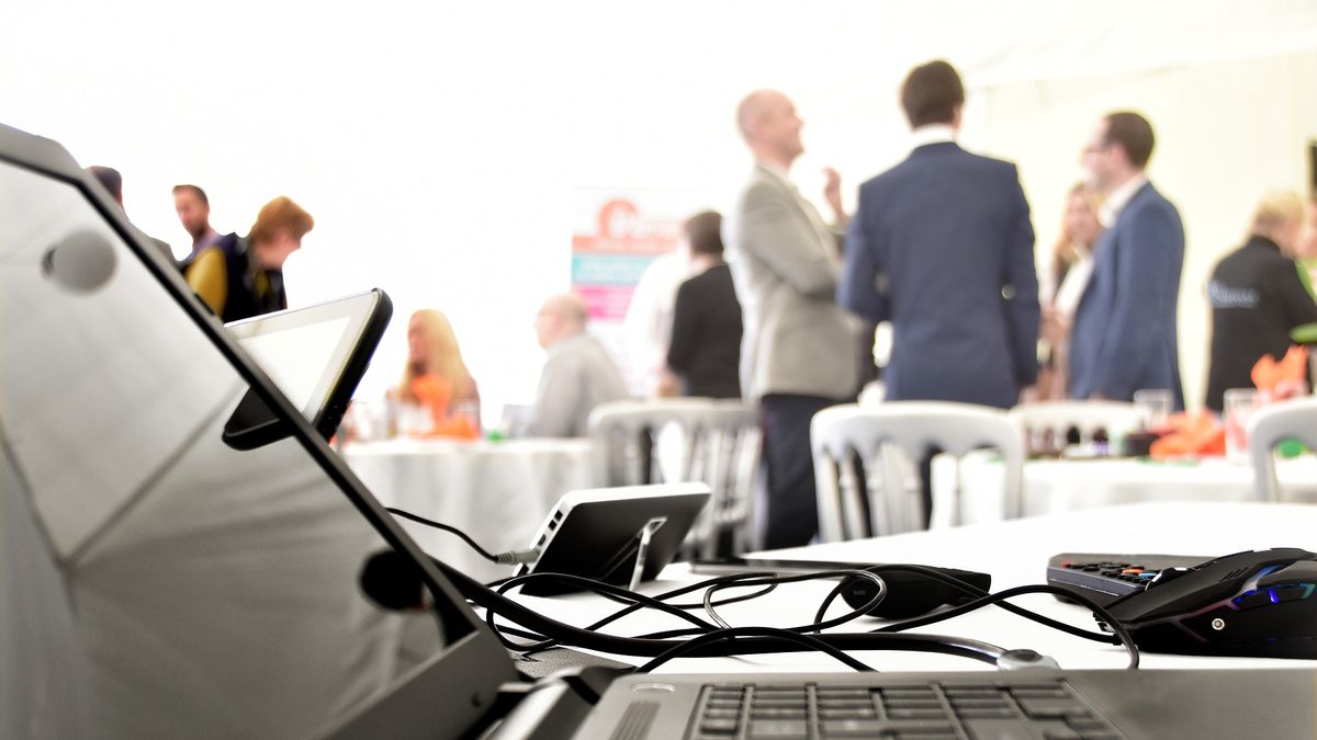 Eksperci doradzają odbiorcom podejrzanych emaili, by je ignorowali.