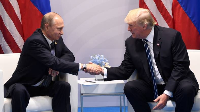 Donald Trump i Władimir Putin podczas spotkania w Hamburgu