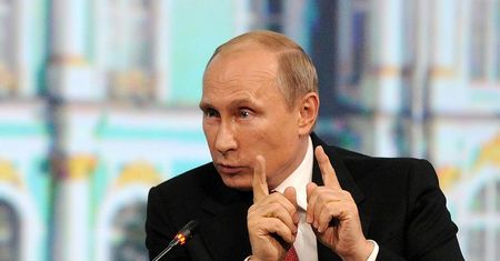 Putin robi, co chce. Na szczyt w Helsinkach leciał bez pozwolenia