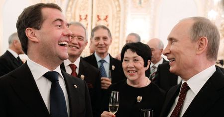 Nowy sposób Putina na Amerykanów. Podstawia piękne kobiety