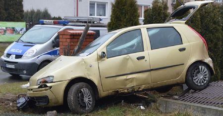 "Wyczyn" pijanego 20-latka w punto. Zniszczenia jak na filmie