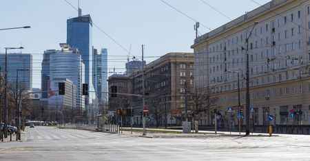 Warszawa w czasie epidemii. Filmy i zdjęcia zawładnęły internetem