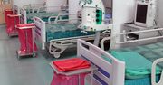 Tymczasowy szpital wojskowy w bazie lotniczej na warszawskim Okęciu gotowy do przyjęcia pacjentów.