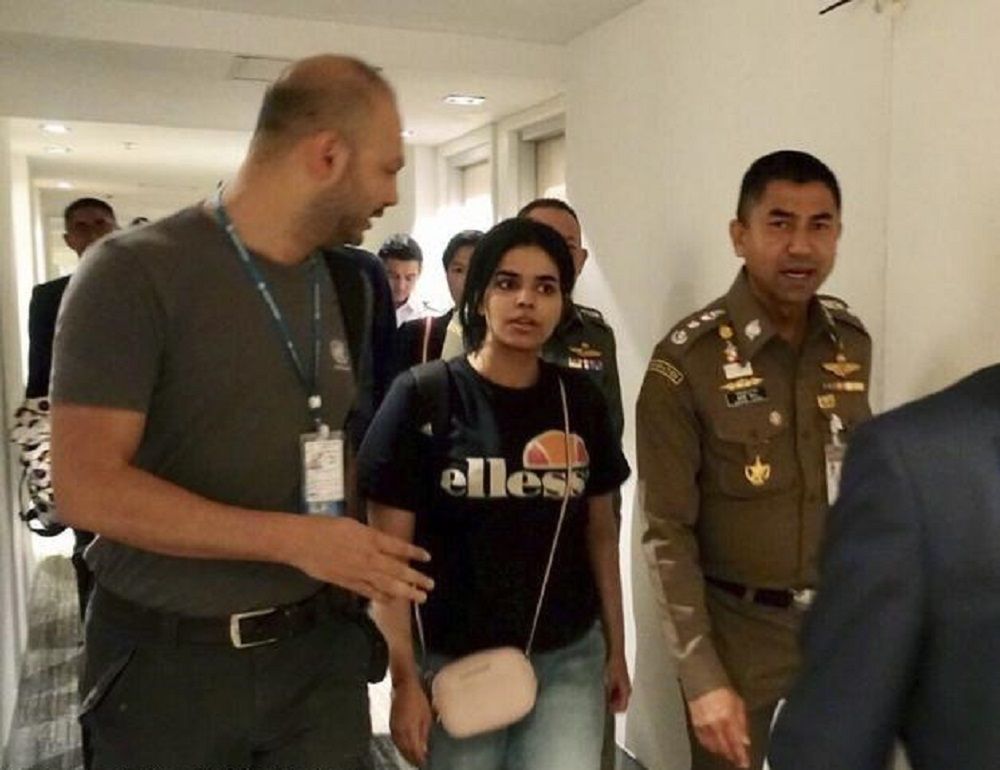 18-letnia Saudyjka boi się śmierci z rąk rodziny. Ojciec chce się z nią spotkać