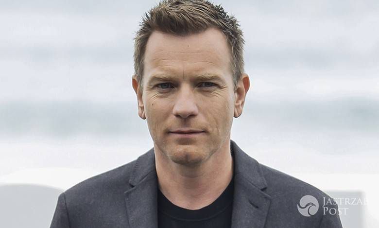 Ewan McGregor odwiedził Warszawę. Na stoisku z pamiątkami jedna szczególnie zrobiła na nim wrażenie. Fan: "Mam nadzieję, że ją kupiłeś"