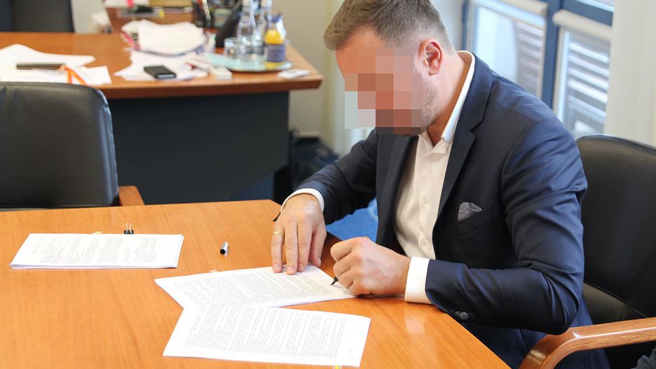 Burmistrz Włoch Artur W. miał przyjąć dwie łapówki