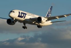 Dreamliner lecący z Warszawy do Nowego Jorku wylądował na Islandii