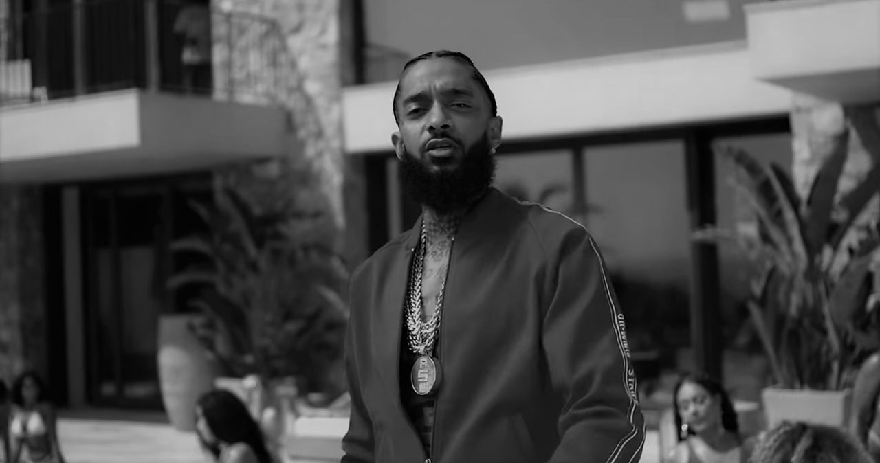 Nipsey Hussle zastrzelony przed własnym sklepem w Los Angeles. 33-letni raper osierocił dwójkę dzieci