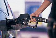 Premier się zdenerwował, ceny benzyny w dół o 10 proc.