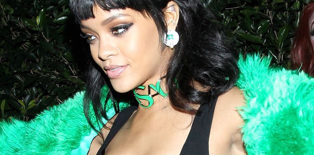 Rihanna niczym postać z "Ulicy Sezamkowej". Zaskakująca stylizacja! FOTO