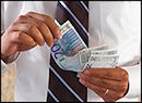 Mimo kryzysu szefowie banków wciąż pobierają premie