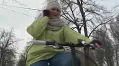 Policja przypomina o zakazie używanie telefonu podczas jazdy rowerem
