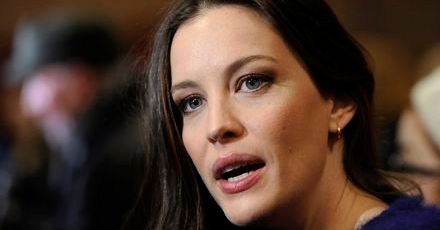 Liv Tyler śpiewa INXS