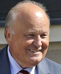 Minister finansów odwołany na tle korupcyjnym