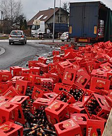 Z ciężarówki wypadł ładunek