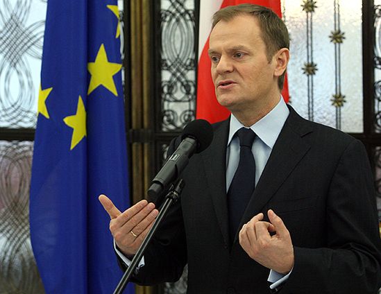 Premier Tusk przeprosił za mecz w trakcie głosowań