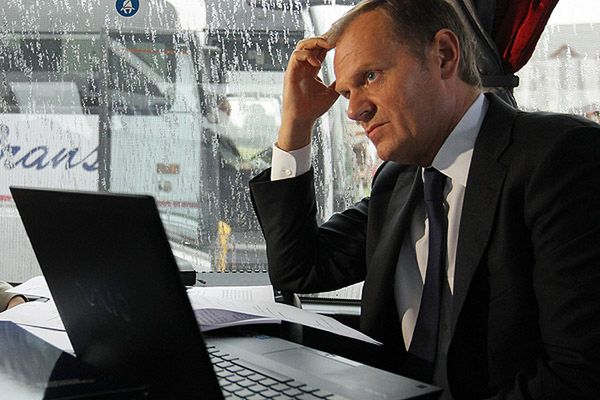 Tusk: usuwamy tylko wulgarne komentarze...