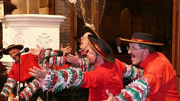 Chór Ave Verum wzrusza i bawi Polaków oraz Brytyjczyków